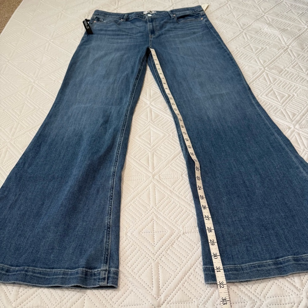 Paige Genevieve Modern High Rise Flare Jeans Size 34 Perspective - Picture 9 of 14